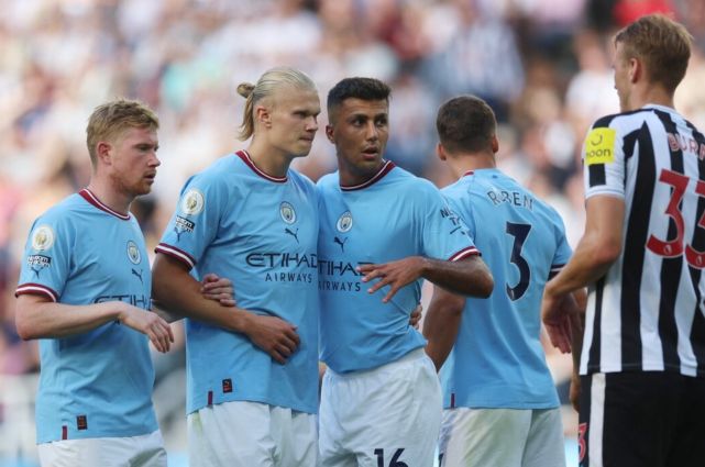 在关键球的 在关键球的